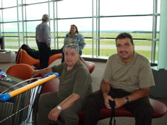 Edmond and David, with Robert and Ann in the background, still waiting in the Paris airport (sy)