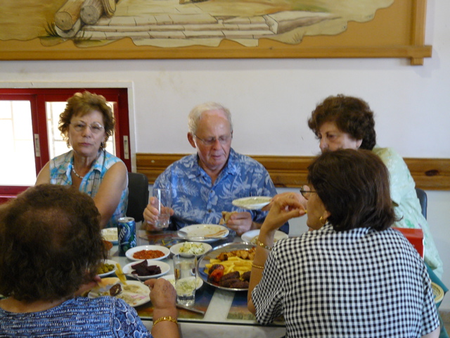 Suad and Fuad at lunch, at Karwan "Abuzuz" Restaurant (rw)