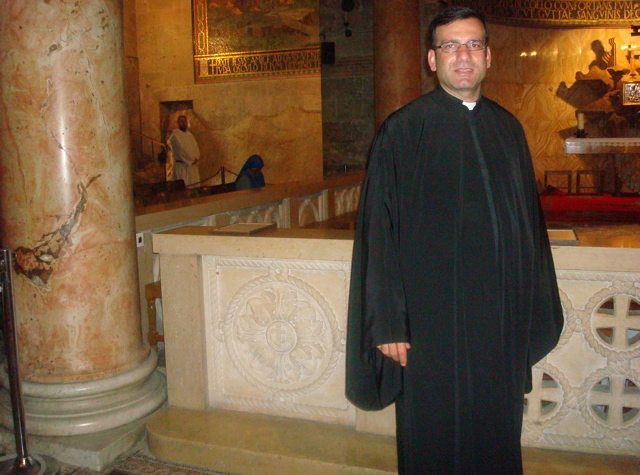 Father Samer near the Rock of the Agony, Church of all Nations (sy)