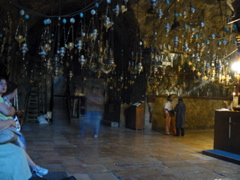 Censors hanging in Tomb of the Virgin Mary (rw)
