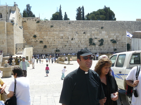 Father Samer and Alma at the West Wall (rw)