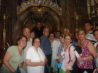 Group photo at the Holy Sepulchre - Rowida, George, Lilian, oum Fadi, Father Samer, Subi, Rafiha, Nina, Nichol, Bill, Widad, Suad, Alma, Natalia, Paul, Ursula (sy)