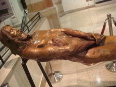 Bronze statue based on the image of the Shroud (hs)
