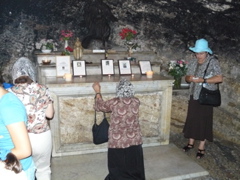 Minerva at the cave of St. Elias in Stella Maris Church, in Heifa (rw)