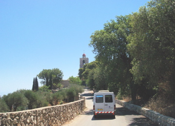 There are 18 switchback hairpin turns on the road up to the Monastery of Transfiguration on Mount Tabor, no big buses allowed (sy)